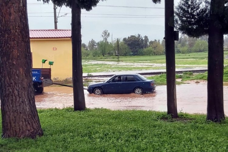 Osmaniye'de yollar g&ouml;le d&ouml;nd&uuml;