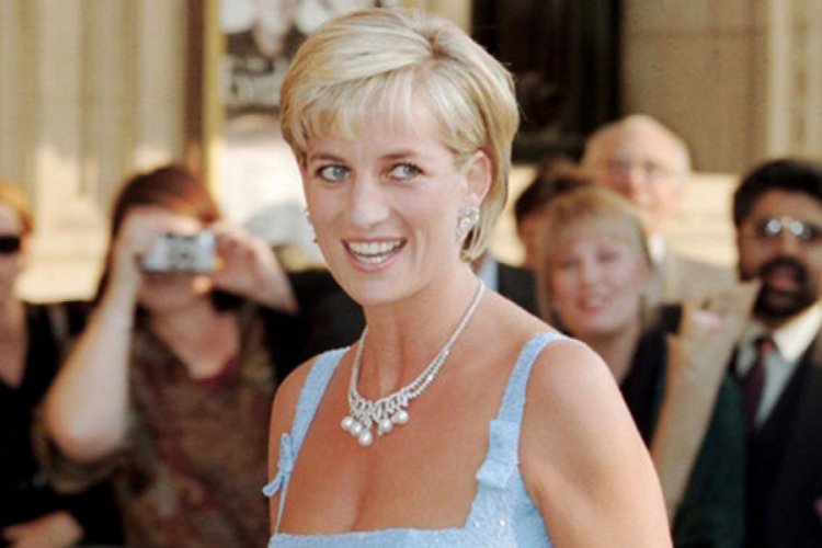 Prenses Diana'nın yazdığı mektup 16 bin sterline satışta