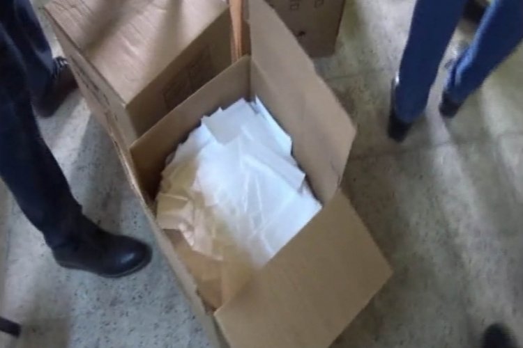 Ka&ccedil;ak &uuml;retilen 12 bin maske ele ge&ccedil;irildi