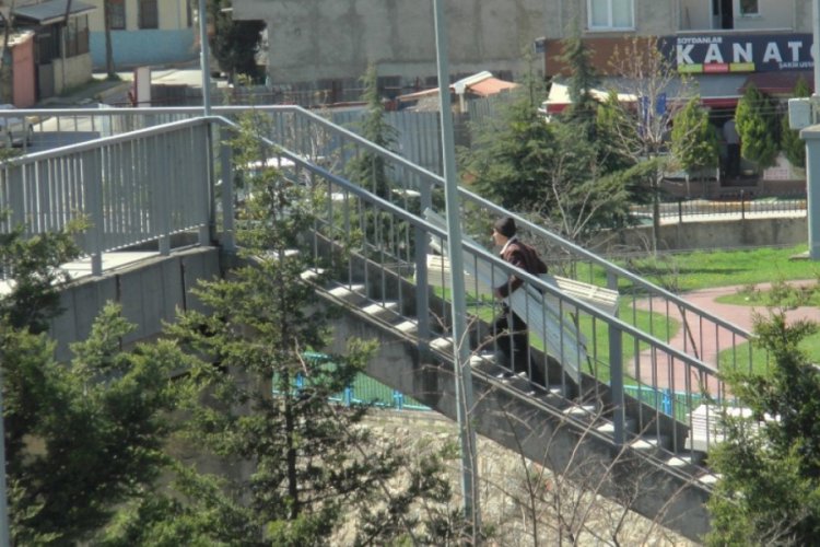 Kocaeli ile İstanbul'u birbirine bağlayan &uuml;st ge&ccedil;it kapatıldı