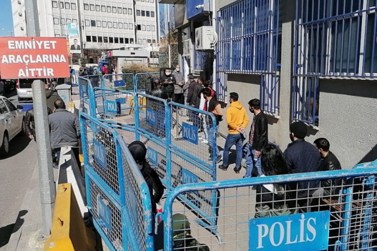 Sosyal mesafe uygulamasına uymayan 25 kişiye ceza