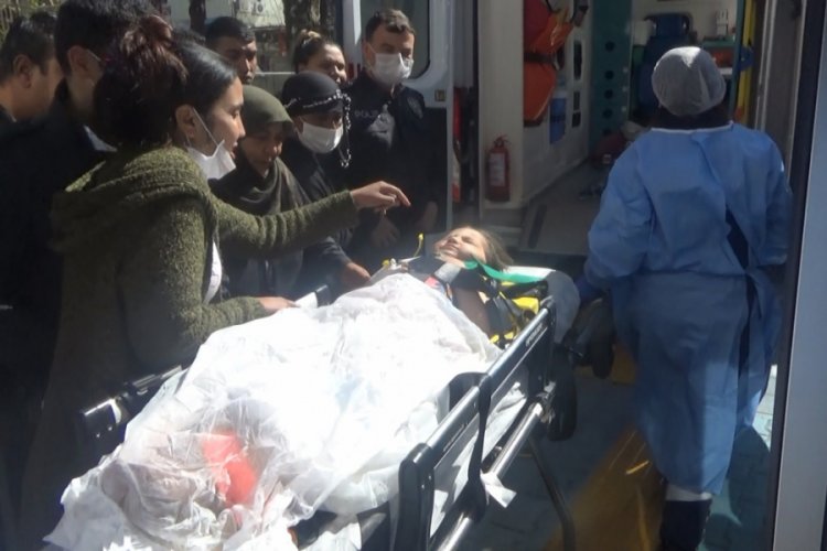 Aşevi aracının altında kalan &ccedil;ocuk, yaralandı