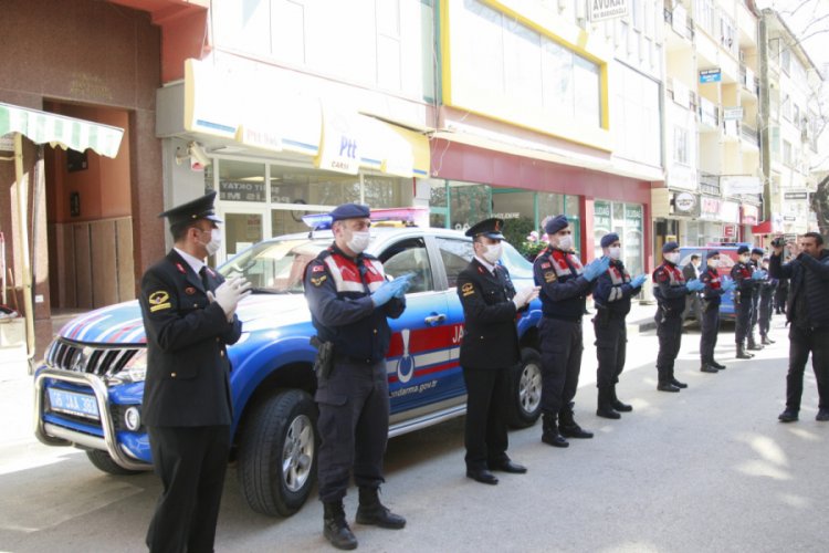 Bursa'da askerden polise alkışlı kutlama