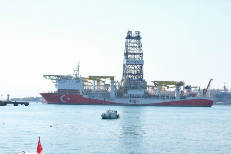 "Fatih" sondaj gemisi Haydarpaşa Limanı'na demirledi