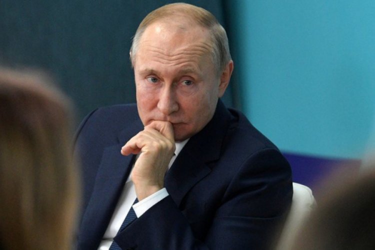 Putin: "İnsanlı uzay uçuş programlarının geliştirilmesi önceliğimiz"