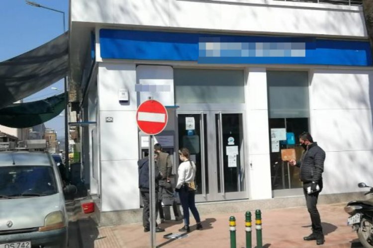 Bursa'da banka müdürünün testi pozitif çıktı, banka kapandı