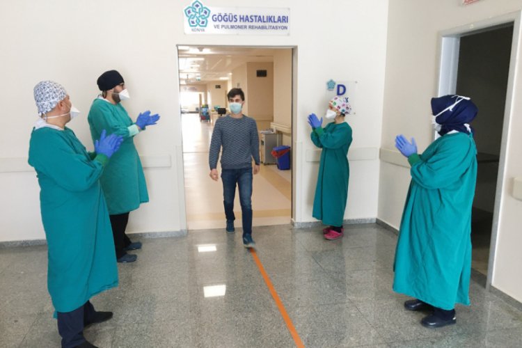 Koronavir&uuml;se yakalanan hemşire, taburcu oldu
