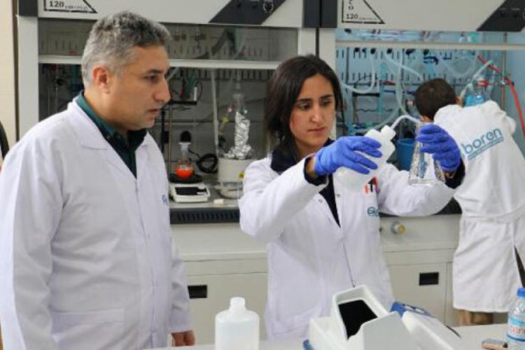 Bakan D&ouml;nmez: Yerli ve milli bor katkılı el dezenfektanı seri &uuml;retimde