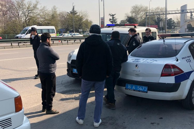 Bursa'da sokağa &ccedil;ıktı polisi g&ouml;r&uuml;nce elektriği a&ccedil;ık unuttum dedi