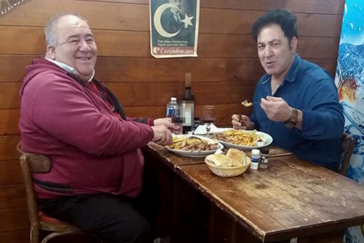 Fransa'da corona vir&uuml;sten &ouml;len T&uuml;rk'&uuml;n kuzeni de vir&uuml;s kurbanı oldu