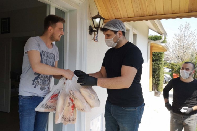 Bursa'da fırıncılardan evlere ekmek servisi