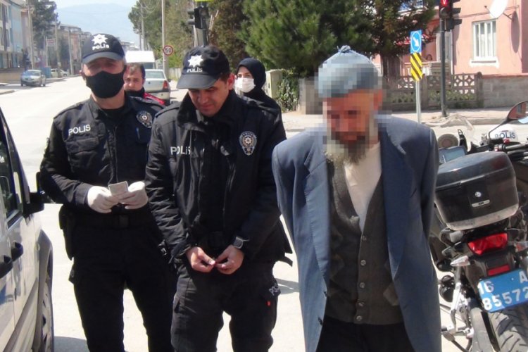 Bursa'da sokağa &ccedil;ıktı, uyarılara aldırış etmeyince g&ouml;zaltına alındı