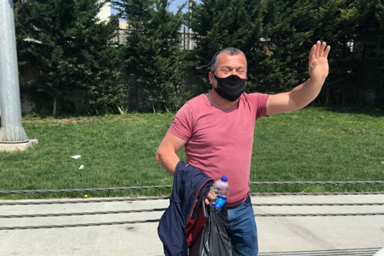 Yasağa uymayan s&uuml;r&uuml;c&uuml;: Ben sokağa &ccedil;ıkmadım, arabamın i&ccedil;inde oturdum