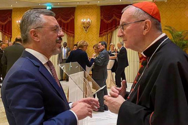 Vatikan Başbakanı Parolin ile B&uuml;y&uuml;kel&ccedil;i G&ouml;ktaş telefonda g&ouml;r&uuml;şt&uuml;