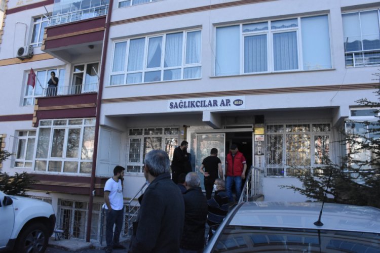 &Ccedil;ıkan yangında 3'&uuml; &ccedil;ocuk 6 kişi dumandan etkilendi