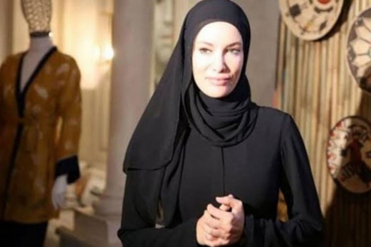 Gamze &Ouml;z&ccedil;elik'ten marketlere h&uuml;cum edenlerle ilgili paylaşım