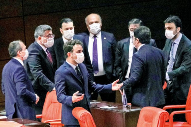 Meclis'te bir g&uuml;nde 6 bin maske harcanıyor