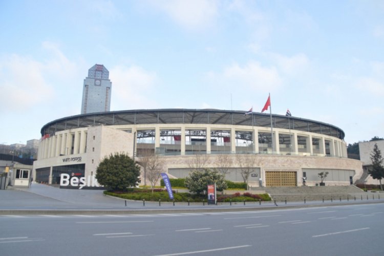 İstanbul'un meydanları boş kaldı