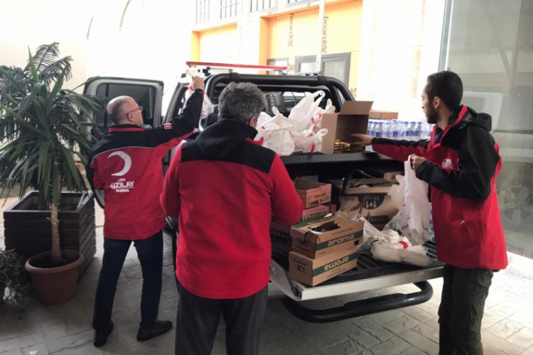 T&uuml;rk Kızılay Bursa Şubesi, emniyet mensuplarını yalnız bırakmadı