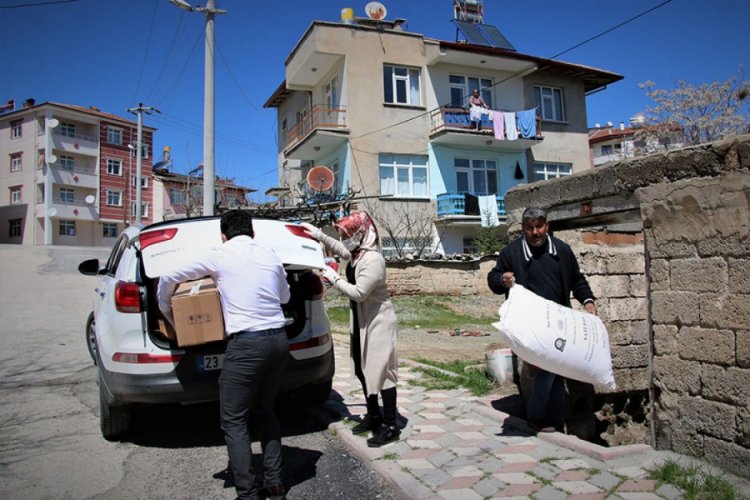 Evden &ccedil;ıkamayan &ccedil;&ouml;lyak hastalarına gl&uuml;tensiz gıda servisi