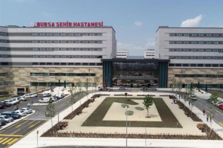 Bursa'da &uuml;nl&uuml; s&ouml;z yazarının ağabeyi korona kurbanı oldu