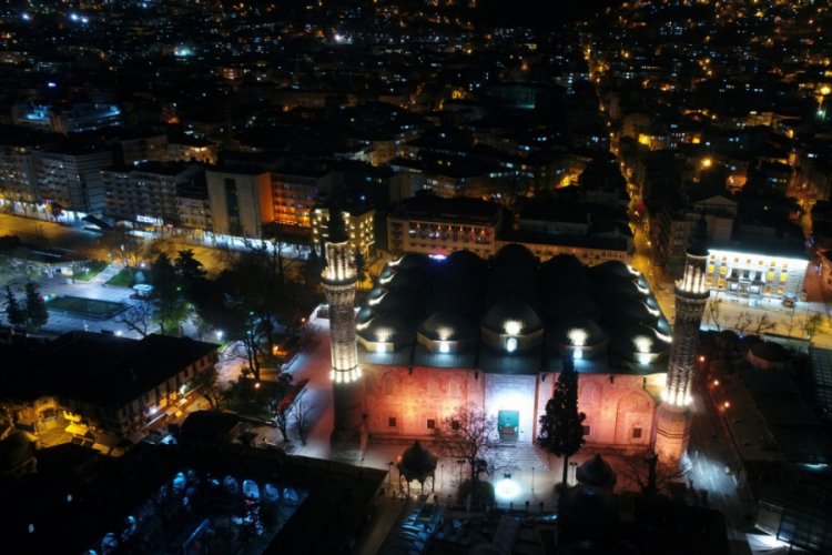 Bursa Tarihi Ulu Cami'de dualar y&uuml;kseliyor