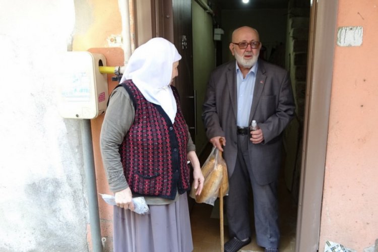 Bursa'da sokak sokak gezip ihtiyacı olanların yardımına koşuyorlar