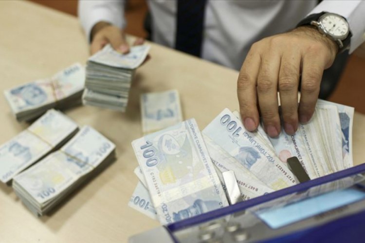 Cari a&ccedil;ık şubatta 1,2 milyar dolar