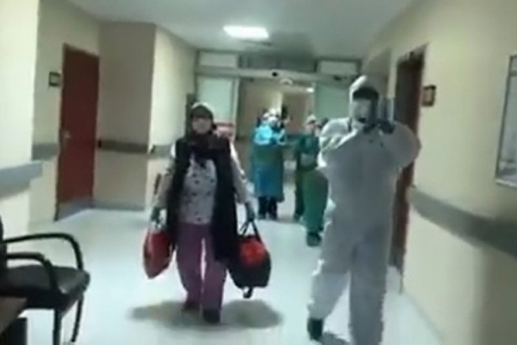 Bursa'da kronik hastalığı bulunan yaşlı kadın taburcu oldu