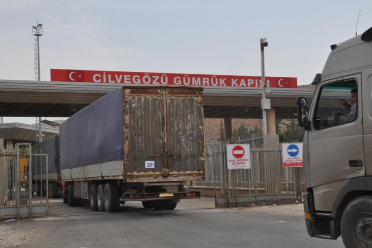BM'den İdlib'e 34 tır insani yardım