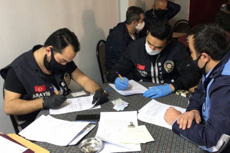 Yasağa uymayan şahıs camdan ka&ccedil;maya &ccedil;alışırken yakalandı