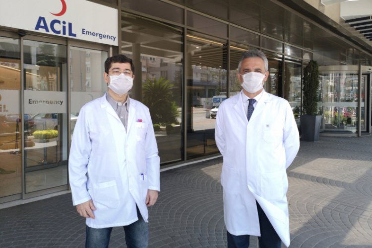 Koronavir&uuml;s&uuml; yenen hekimler: Belirti yoktu, tomografide g&ouml;r&uuml;ld&uuml;