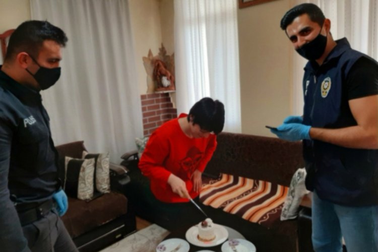 Engelli kıza doğum g&uuml;n&uuml; s&uuml;rprizi