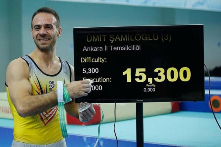 Milli cimnastik&ccedil;i Şamiloğlu'nun altın madalya sevinci