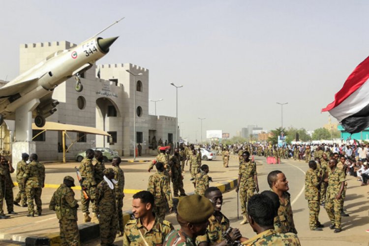 Sudan'da 3 hafta sokağa &ccedil;ıkma yasağı