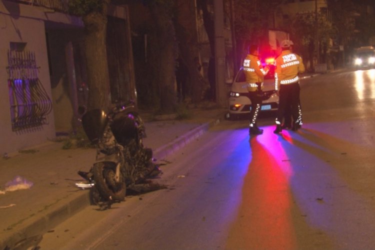 Ters y&ouml;nden gelen motosiklet otomobil ile &ccedil;arpıştı