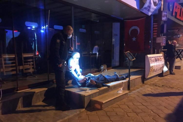 Emekli astsubay kayın&ccedil;osunu kafasından bı&ccedil;akladı