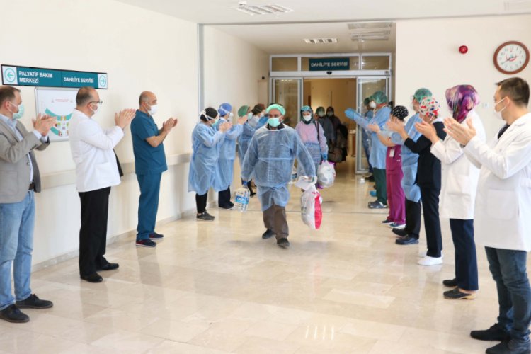 Beyşehir'de koronavir&uuml;s&uuml; yenen 5 hasta taburcu oldu
