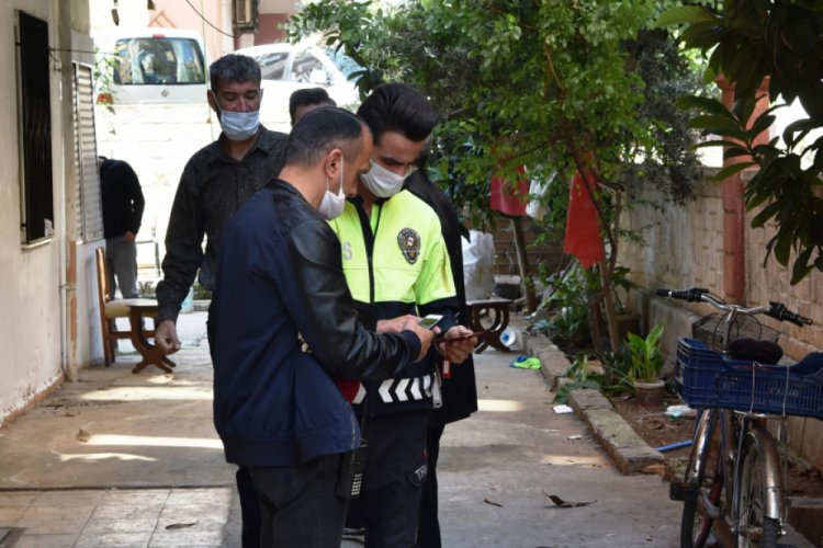 Uyuşturucu almasına izin vermeyen babasını bı&ccedil;akladı