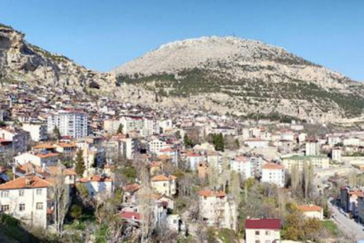 Testi pozitif &ccedil;ıkan hasta tedaviye, ailesi karantinaya alındı