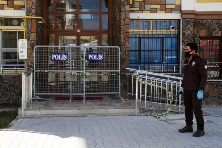 Elazığ'da 2 apartman daha karantinaya alındı