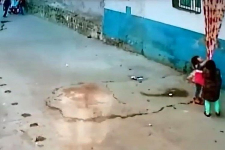 Şanlıurfa'da &ccedil;ocuklar &ouml;l&uuml;mden kıl payı kurtuldu