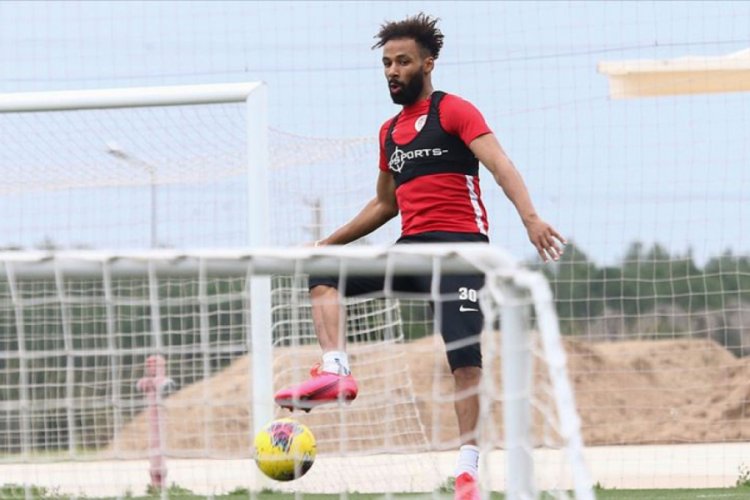 Antalyaspor'dan Nazım Sangare'nin başka kul&uuml;be transferine 'yeşil ışık'