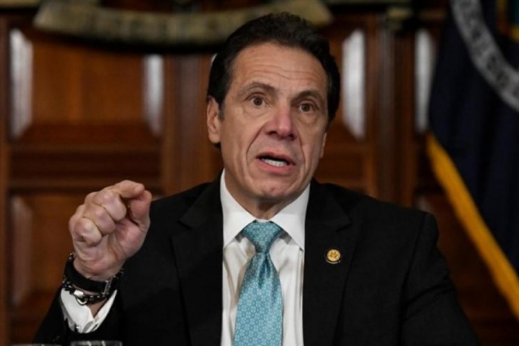 New York Valisi: Sırf Trump emretti diye karantinayı kaldırmam