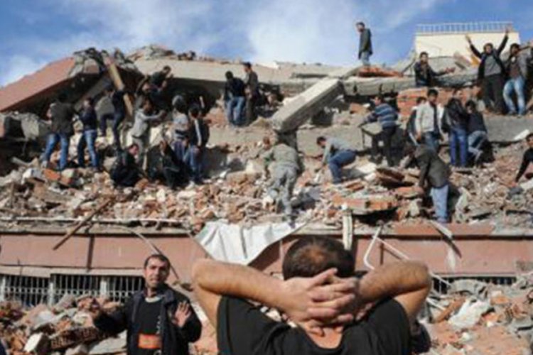 39 kişiye mezar olan Sevgi Apartmanı'nın m&uuml;teahhitlerine beraat