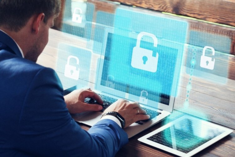 Evden &ccedil;alışmayla siber riskler artıyor