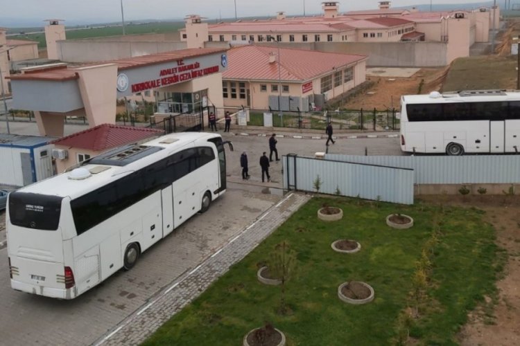 Cezaevlerinden tahliyeler s&uuml;r&uuml;yor