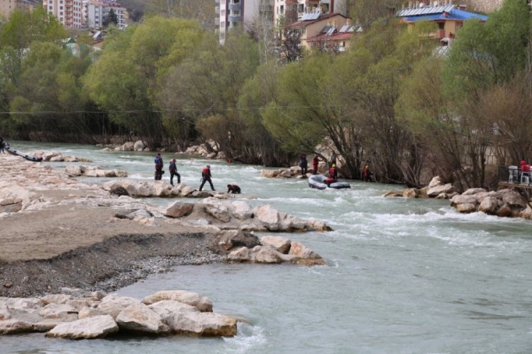 Uzman &Ccedil;avuş G&uuml;neş'in arama &ccedil;alışmaları s&uuml;r&uuml;yor