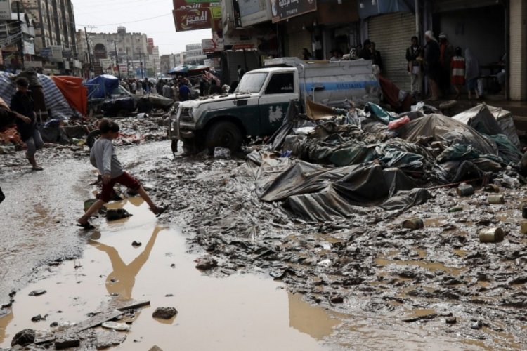 Yemen'de şiddetli yağış can aldı