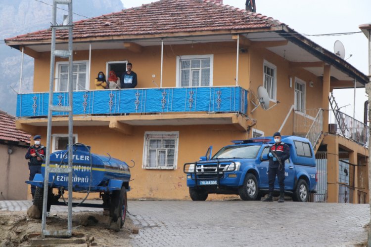 Karab&uuml;k'te 2 mahallede 16 hane karantina altına alındı